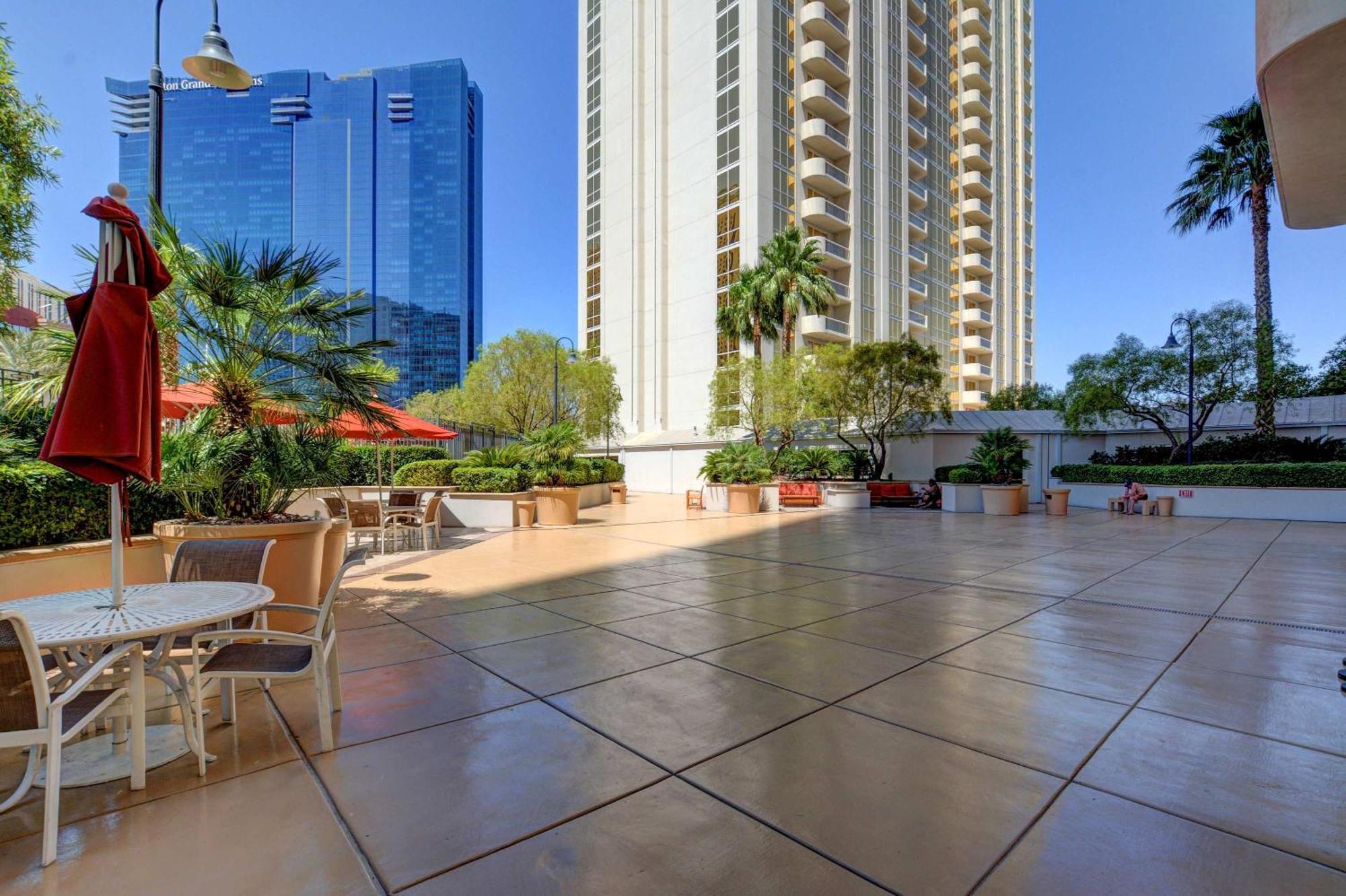 Mgm Signature-25-611 Strip View Jacuzzi Studio لاس فيغاس المظهر الخارجي الصورة